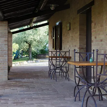 Ulivi E Sentieri Farm stay *